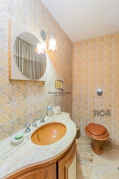 Amplo Apartamento de 3 quartos com suíte e 2 sacadas, com Vista para o Guaíba e 1 Vaga - Moinhos de Vento - 126m²