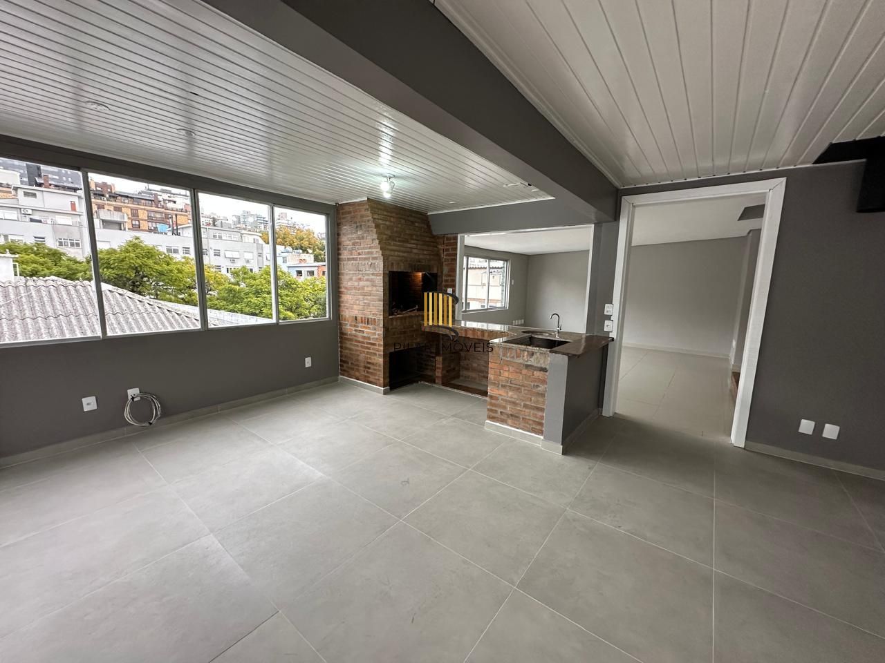 Vende-se cobertura com 2 quartos(2 suítes), piscina, 2 vagas e 235 m² – Mont`Serrat