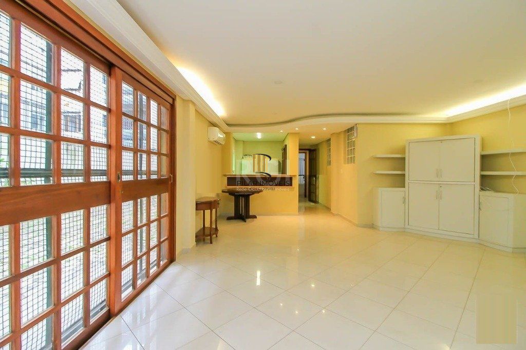 Cobertura para Venda - 252m², 3 dormitórios, sendo 1 suites, 2 vagas - Menino Deus