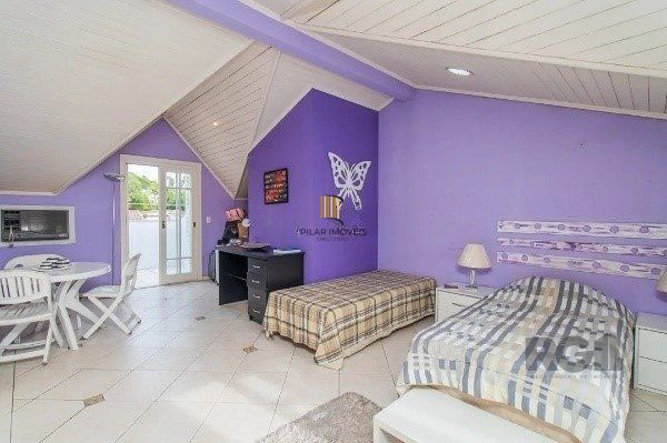 Casa  impecável com 3 quartos (1 suíte) e 2 vagas cobertas,