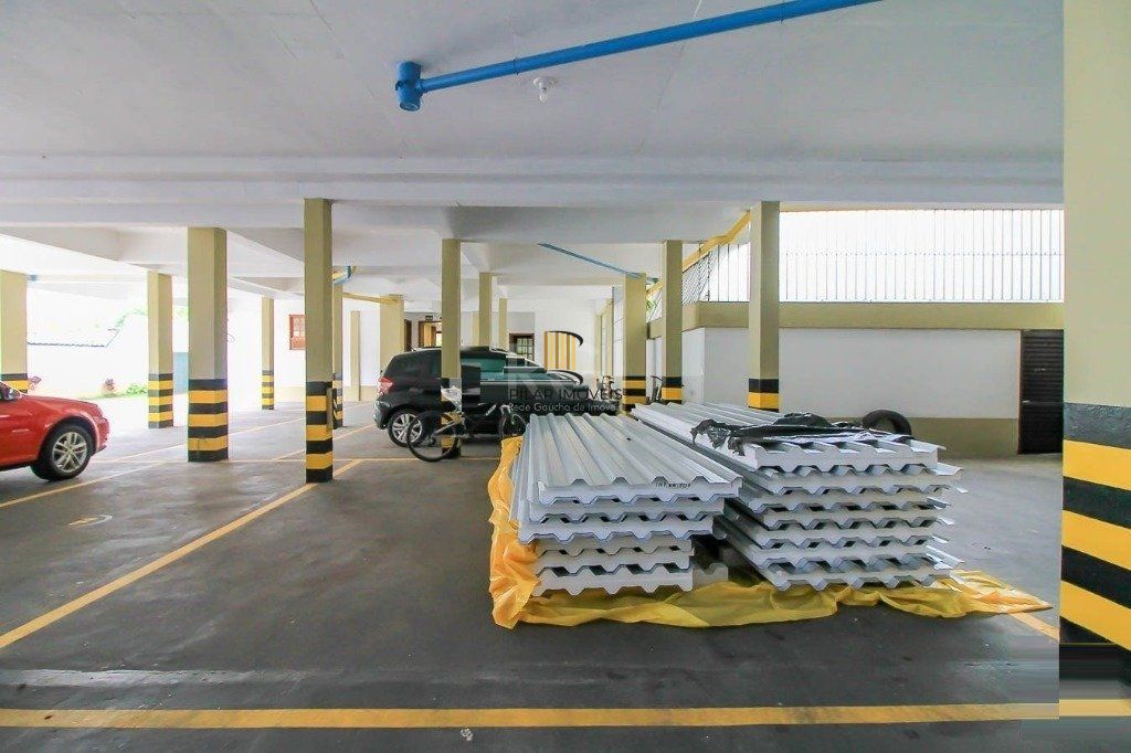 Cobertura para Venda - 252m², 3 dormitórios, sendo 1 suites, 2 vagas - Menino Deus