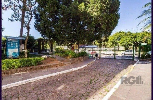 Vende-se apartamento 2 quartos espaçosos com vaga rotatirva próximo ao Mãe de Deus - 54m² - Medianeira