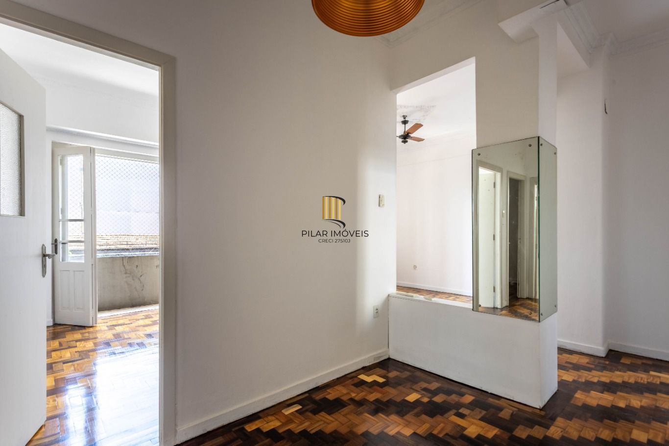 Vende-se apartamento com 2 quartos, 79 m² e sacada - Centro Histórico