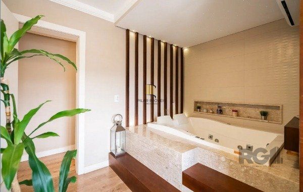 Vende-se luxuoso apartamento 3 suítes, 2 vagas a 50m da Encol - 148m² - Bela Vista