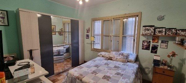 Vende-se ampla casa 6 quartos, 2 suítes, 5 vagas de garagem, churrasqueira e duas entradas individuais - 360m² - Chácara das Pedras