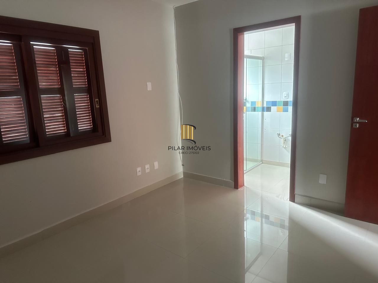 Vende-se casa com 4 suítes, 184m² e 4 vagas – Chácara das Pedras
