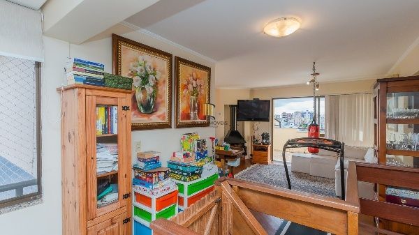 Vende-se cobertura com 3 quartos (1 suíte), piscina privativa, 202m² e 2 vagas - Mont Serrat