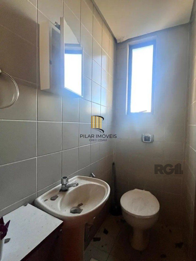 Vende-se bela sala comercial no Menino Deus - 29m²