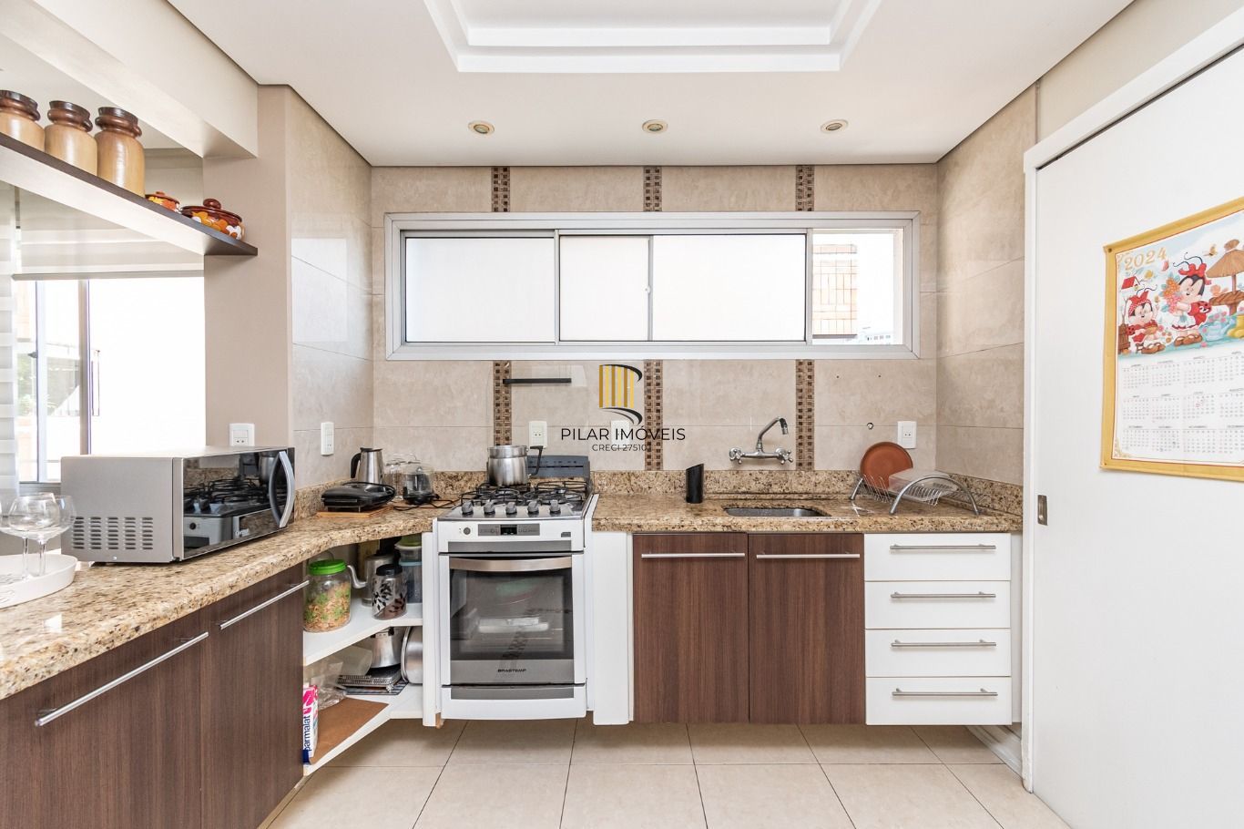 Vende-se apartamento com 3 quartos (1 suíte), 133 m² e 1 vaga – Petrópolis