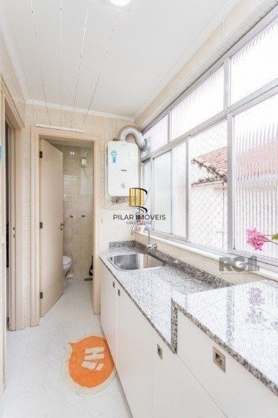 Vende-se espaçoso apartamento 4 quartos, 2 suítes, 3 vagas, próximo ao Hospital Moinhos - 154m² - Floresta