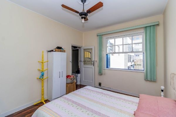 Vende-se apartamento com 2 quartos, sacada e 1 vaga – 113 m² – Moinhos de Vento