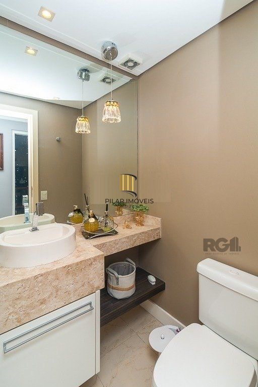 Apartamento 3 dormitórios, 1 suíte, 2 vagas de garagem no Bairro Bela Vista.