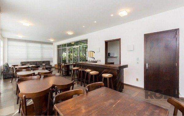 Vende-se apartamento 3 quartos com suíte e duas vagas - 134m² - Moinhos de Vento
