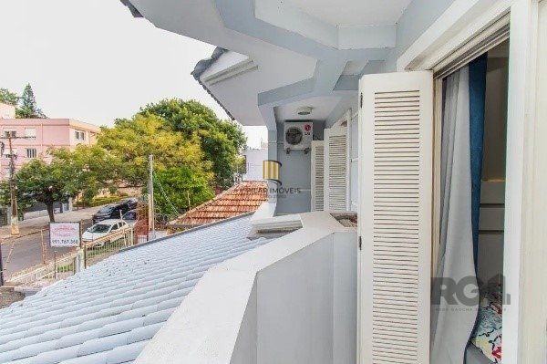 Casa  impecável com 3 quartos (1 suíte) e 2 vagas cobertas,