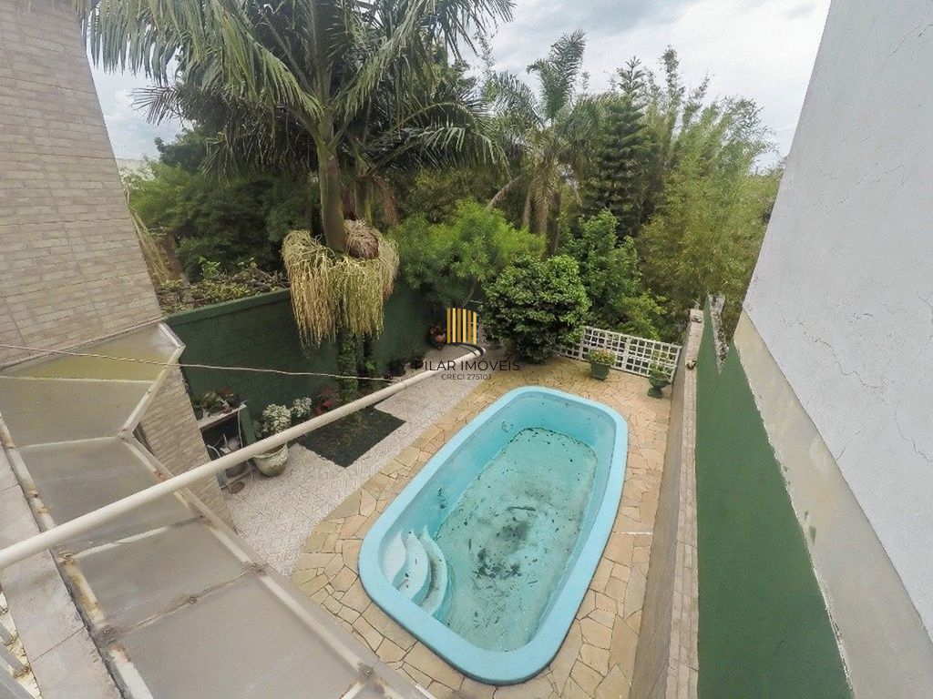 Vende-se casa com 4 quartos( 1 suíte), 156 m² e 2 vagas - Partenon