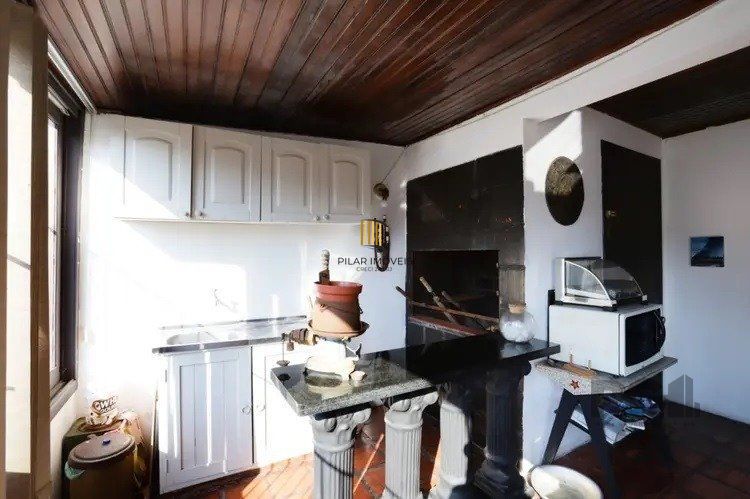 Vende-se ampla cobertura 3 quartos com vaga, lareira e churrasqueira - 175m² - Auxiliadora