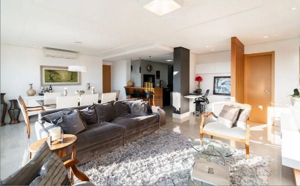 Vende-se amplo apartamento com 3 suítes, 126m² e 2 vagas - Petrópolis