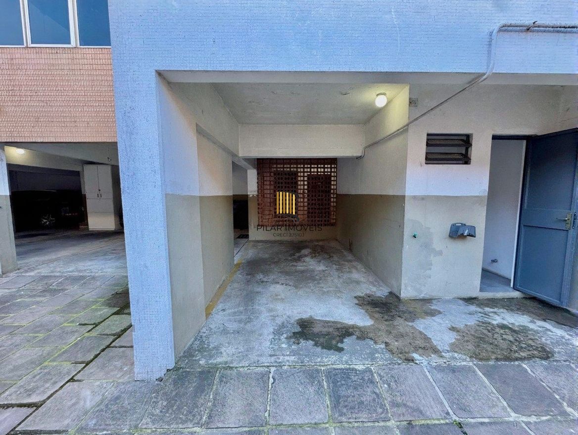 Vende-se apartamento com 3 quartos(1 suíte), 174m² e 2 vagas - Bom Fim