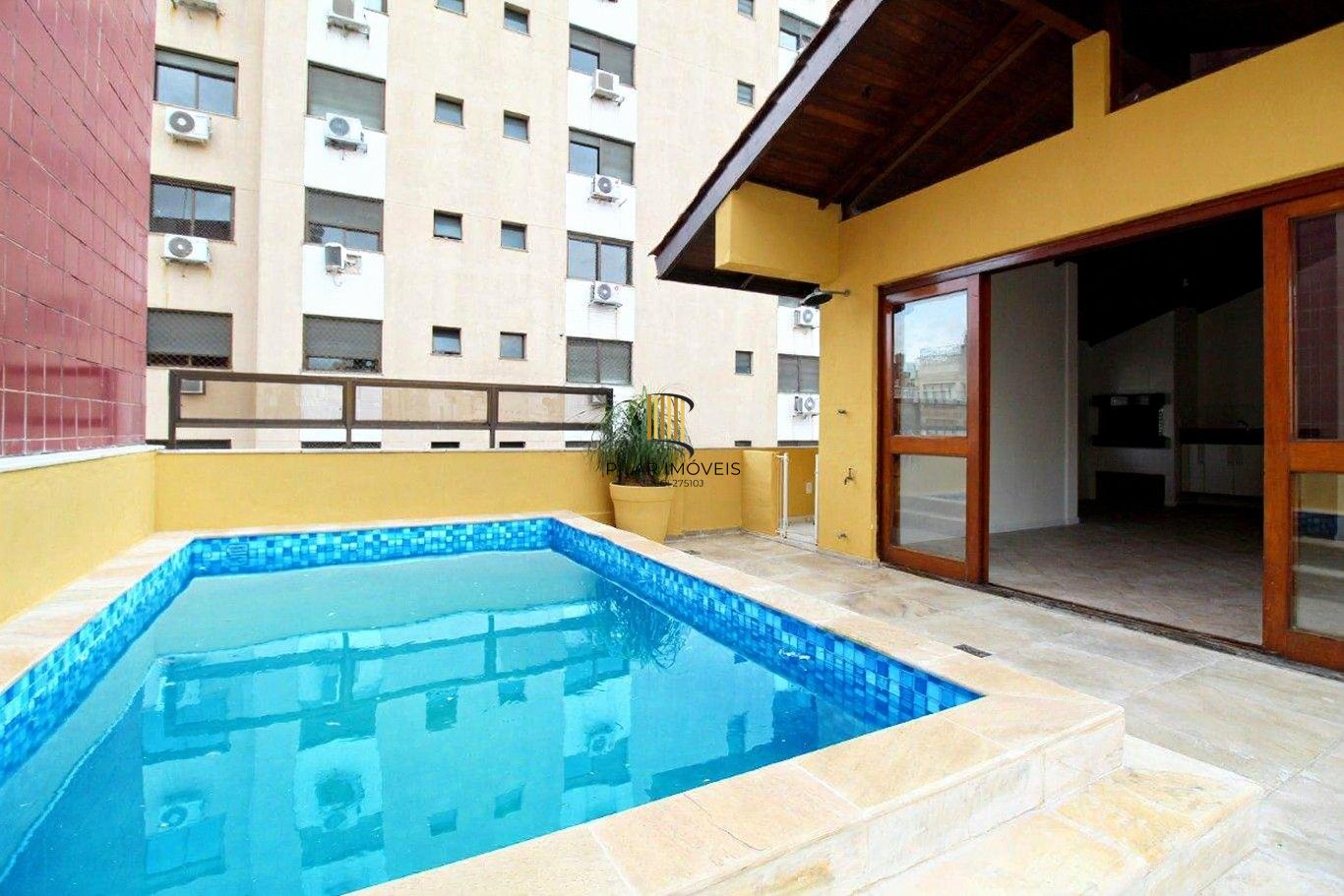 Vende-se cobertura com 3 dormitórios, piscina, 245m² e 2 vagas - Mont Serrat - Pilar Imóveis
