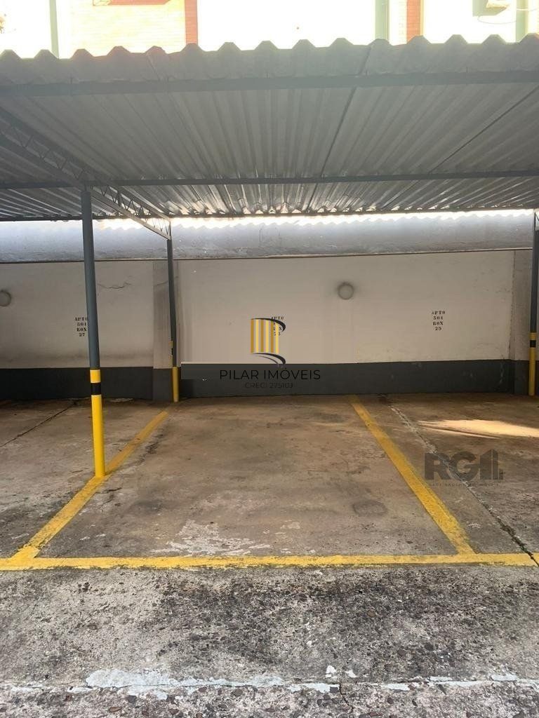 Vende-se ampla cobertura com 3 dormitórios 3 vagas - 269m² - Bairro Moinhos de Vento
