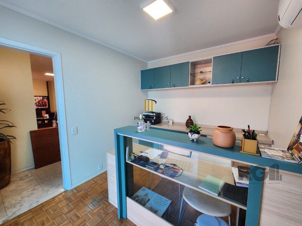 Vende-se excelente cada 3 quartos com suíte, 4 vagas, anexo comn salão de festas, podendo ser usada para fins comerciais - 255m² - Chácara das Pedras
