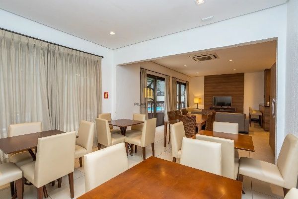Vende-se apartamento com 3 suítes, 3 vagas e 136 m² - Petrópolis
