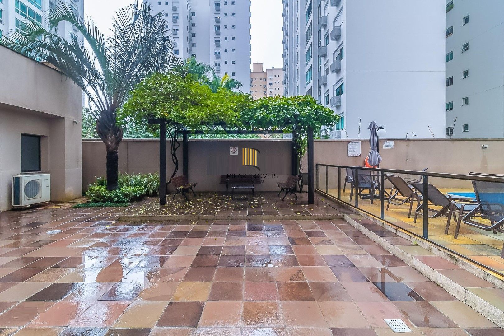 Vende-se apartamento com 3 quartos (1 suíte), 78,5 m² e 2 vagas – Passo da Areia