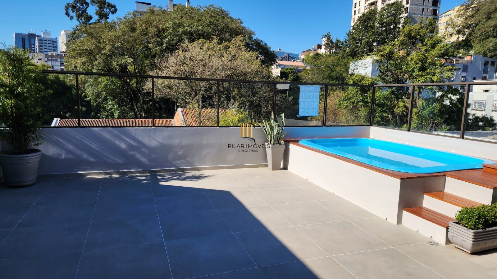 Vende-se cobertura com 2 quartos(2 suítes), piscina, 2 vagas e 235 m² – Mont`Serrat