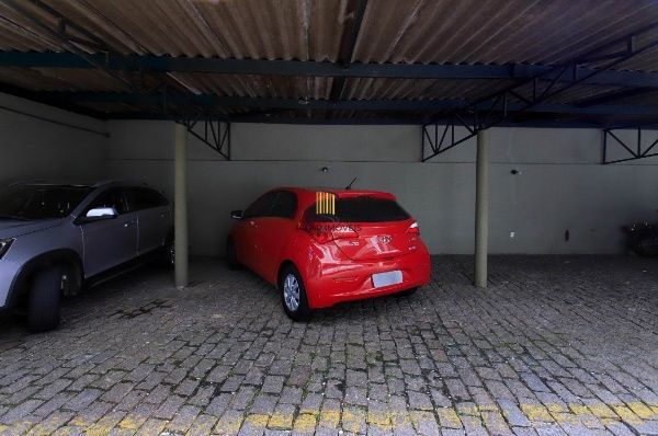 Vende-se apartamento com 3 quartos (1 suíte), 104 m² e 1 vaga – Moinhos de Vento