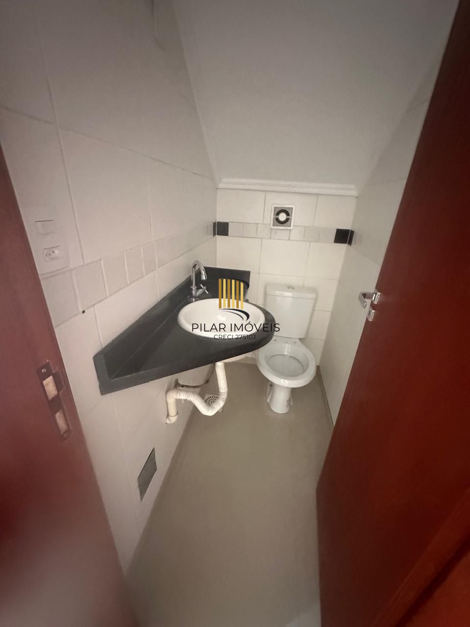 Vende-se casa com 4 suítes, 184m² e 4 vagas – Chácara das Pedras