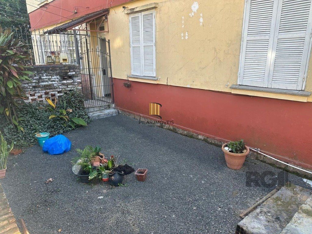 Vende-se casa 2 dormitórios 2 vagas de garagem com casa nos fundos - 145m² - Passo D'areia