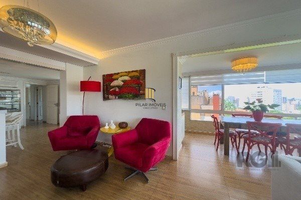 Apartamento de 3 Dormitórios com Suíte e 2 Vagas no Bairro Petrópolis - 160m²