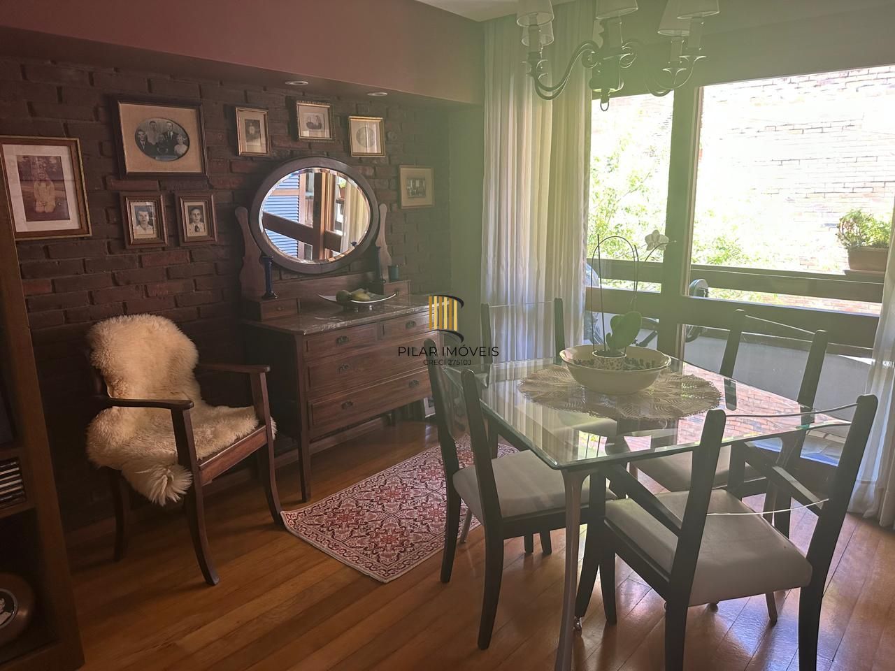 Vende-se apartamento com 2 quartos (1 suíte), 70m² e 1 vaga – Mont Serrat