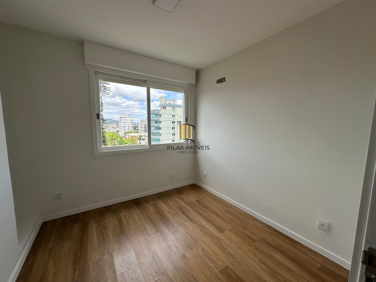 Vende-se apartamento com 3 quartos (2 suítes), 104,6m² e 1 vaga – Petrópolis
