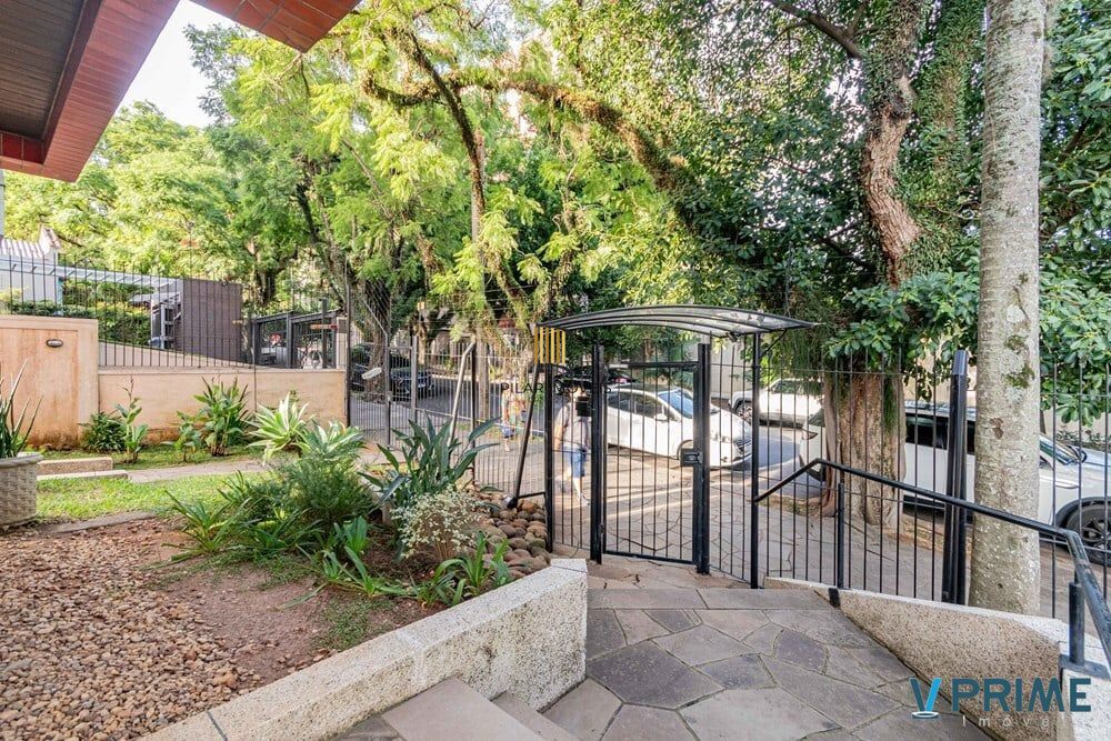 Vende-se cobertura com 3 quartos (1 suíte), 311m² e 3 vagas – Rio Branco