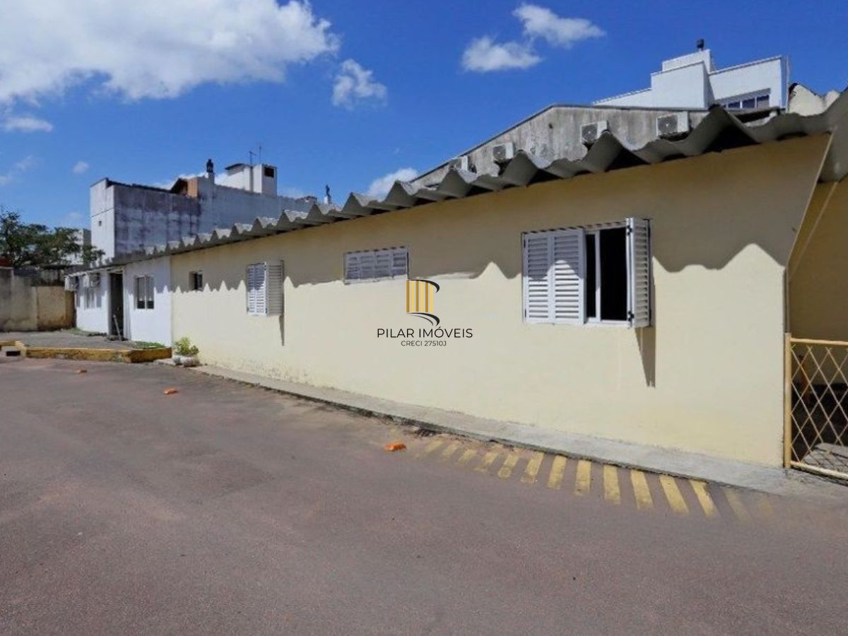 Vende-se apartamento com 2 quartos, 2 vagas – Passo da Areia