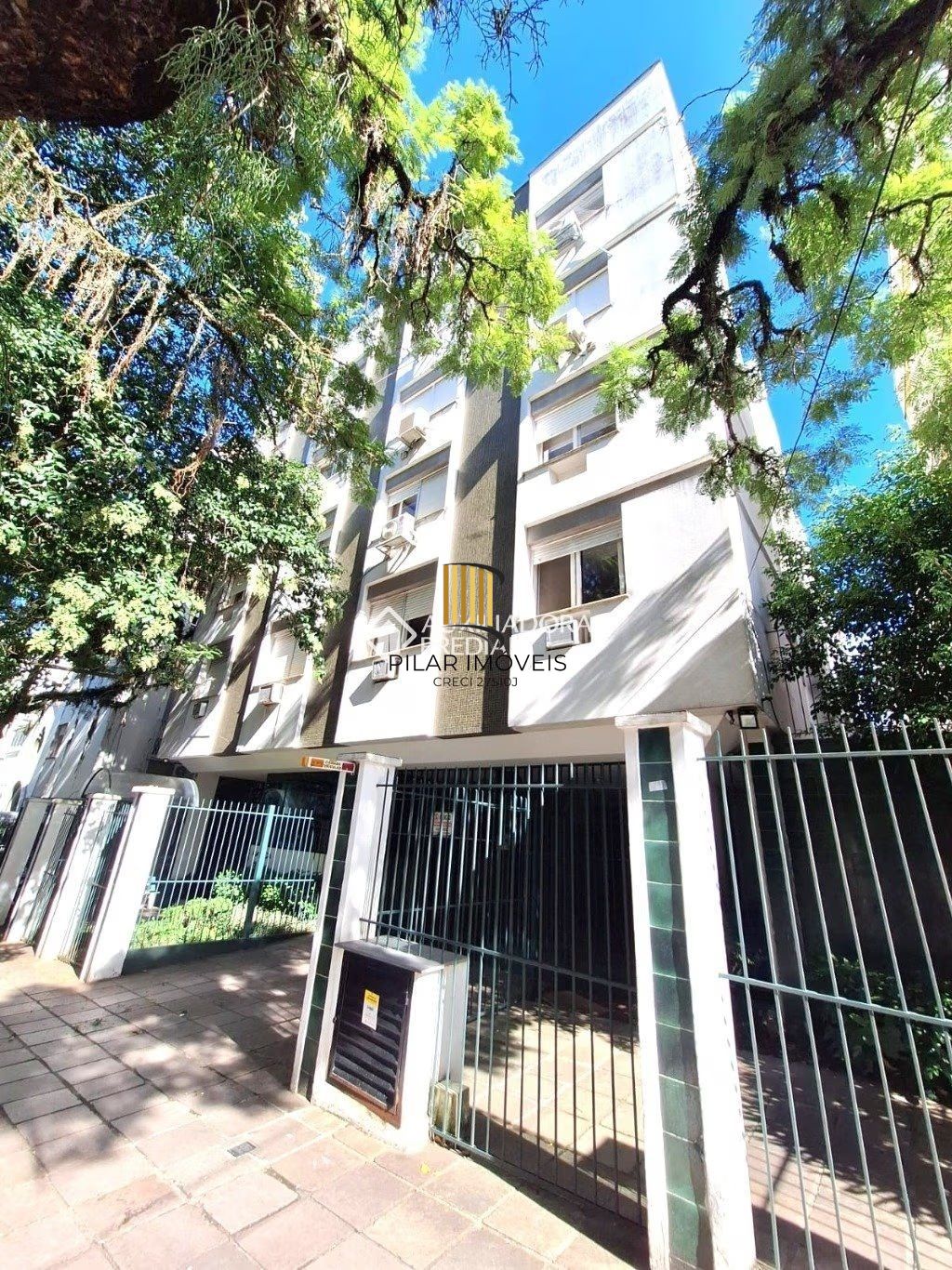 Apartamento com 2 quartos e 77m² à venda em Rio Branco, Porto Alegre.