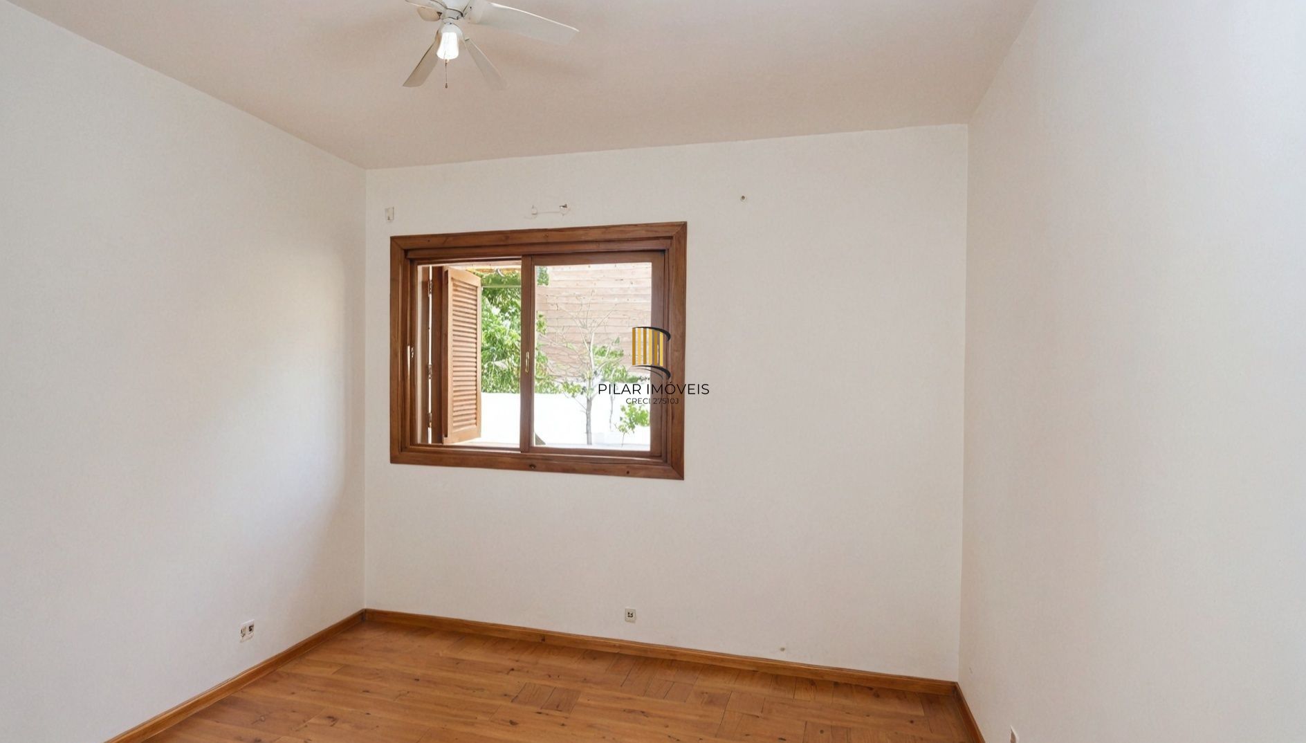 Vende-se apartamento com 2 quartos(1 suíte) e 68m² - Petrópolis