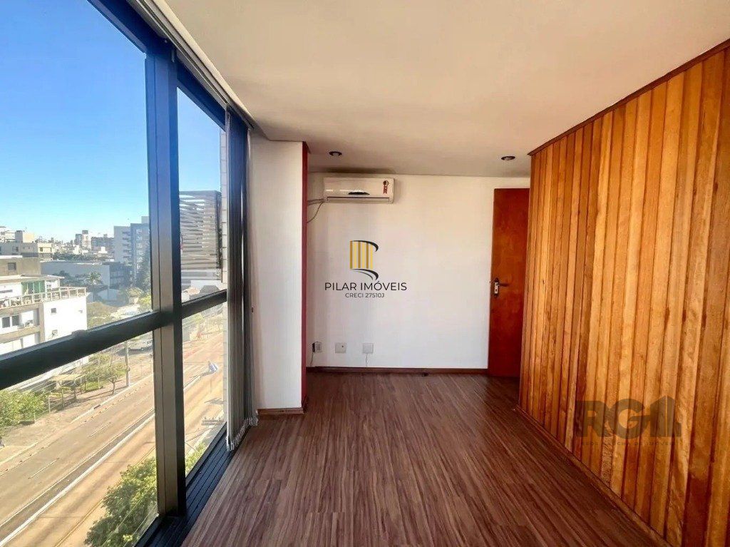 Vende-se bela sala comercial no Menino Deus - 29m² - Pilar Imóveis