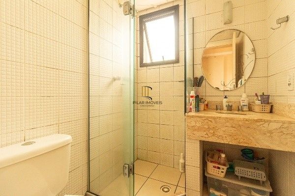 Cobertura com 3 quartos, 2 suítes e 2 vagas no Petrópolis – Vista deslumbrante!