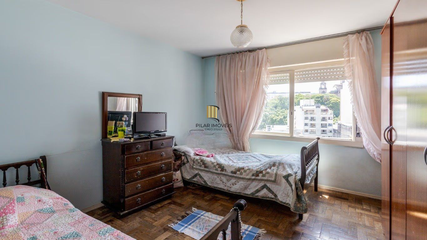Excelente apartamento de 2 D na Demétrio Ribeiro