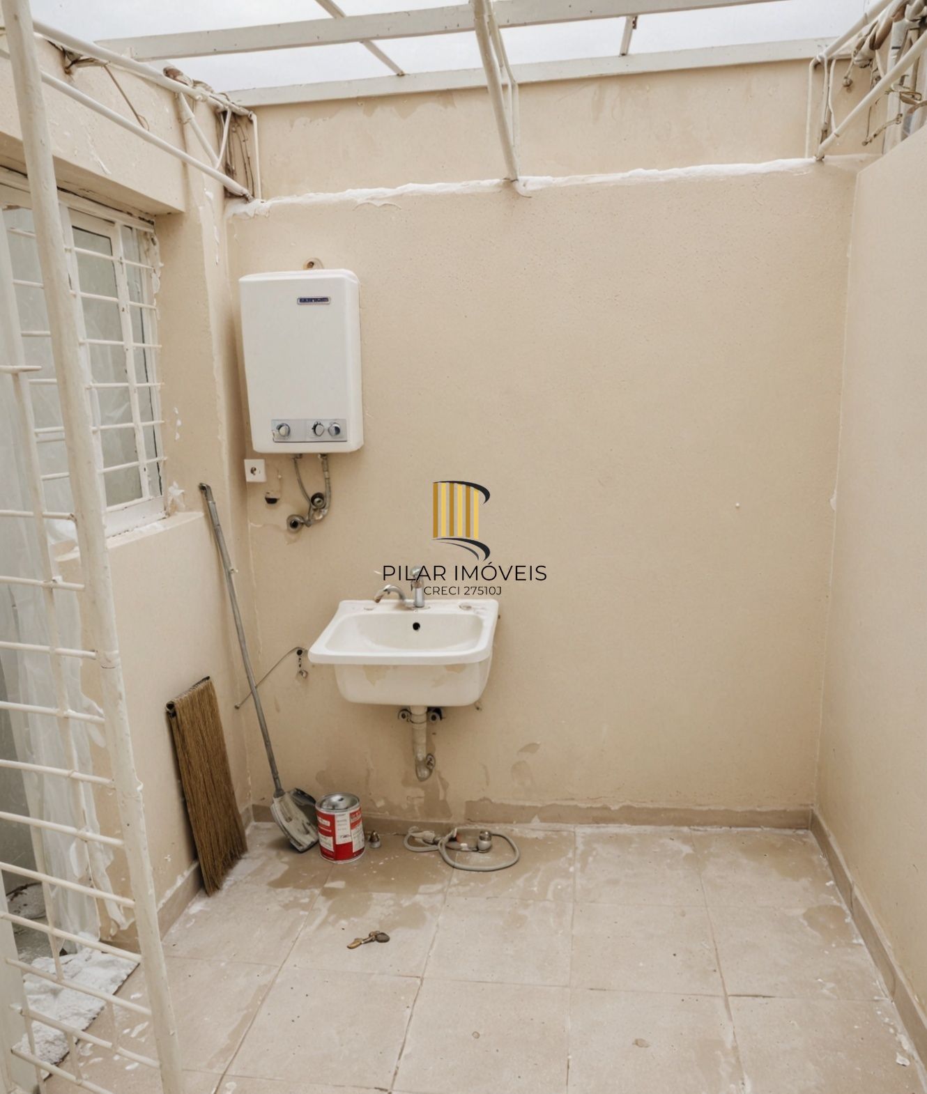 Vende-se apartamento térreo com pátio de 1 quarto - Santa Cecília