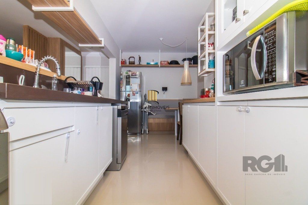 Vende-se belo apartamento a 2 quadras do Parcão, 3 quartos com suíte e vaga coberta - 110m² - Auxiliadora