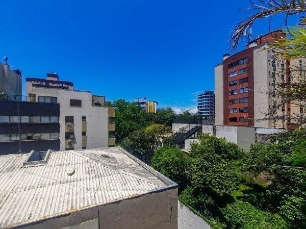 Vende-se ampla cobertura 2 quartos com suíte e vaga coberta e escriturada - 134m² -  Rio Branco
