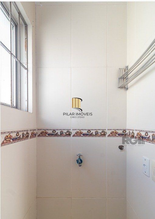 Vende-se ensolarado apartamento 3 quartos, 121m², áreas amplas. com sacada - Petrópolis