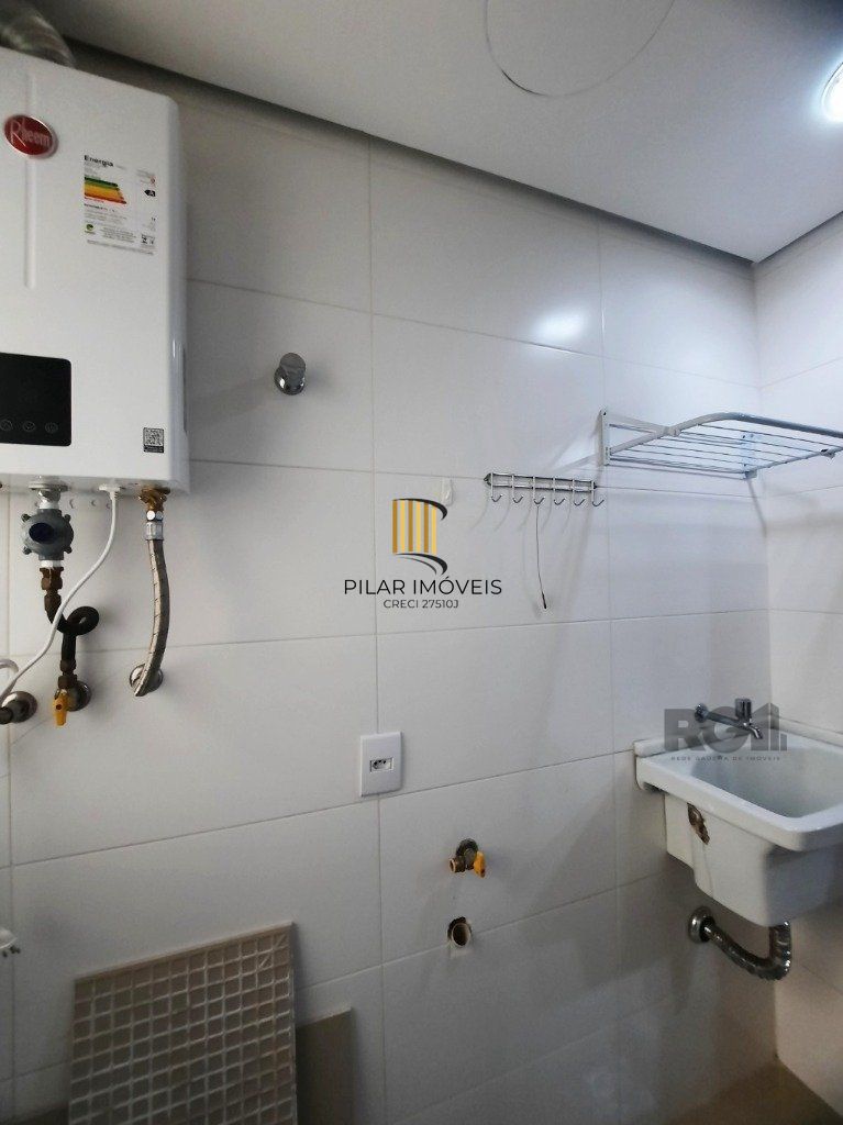 Vende-se apartamento impecável 2 quartos com suíte, 2 vagas cobertas, próximo da PUCRS - 80m² - Jardim Botânico