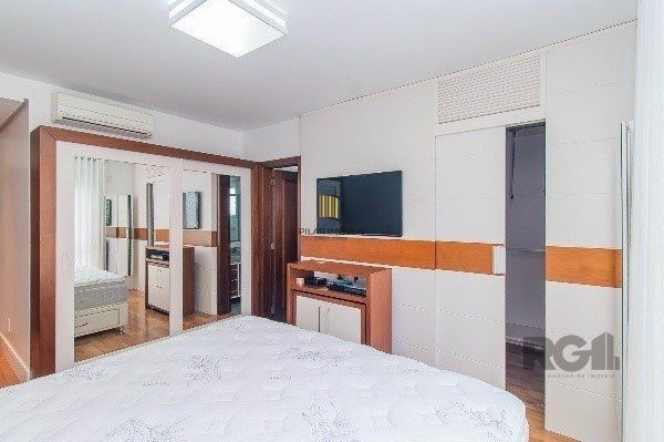 Apartamento de alto padrão, 3 suítes, 3 vagas, ao lado da Praça da Encol