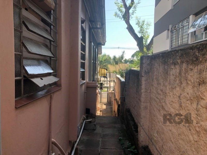 Terreno amplo com 8,80m²x63,50m² de área total, excelente localização no Bairro Petrópolis