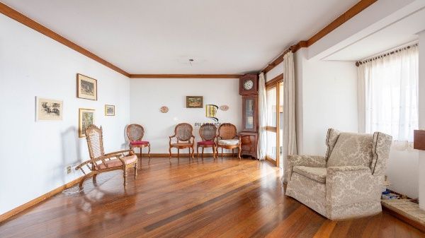 Vende-se apartamento com 3 quartos, 133m² e 2 vagas - Rio Branco