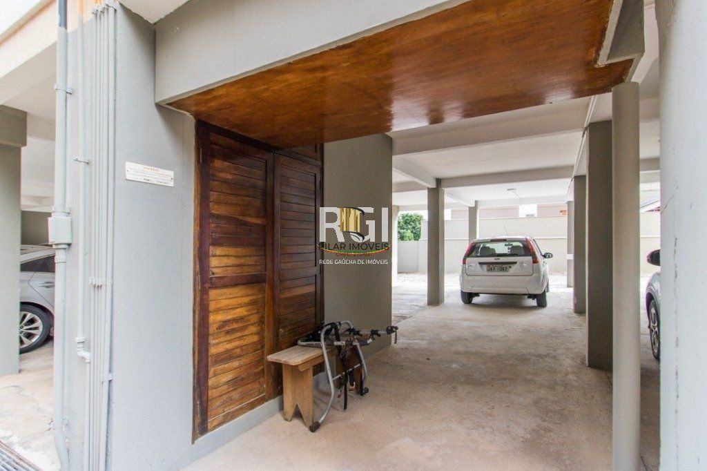 Apartamento á Venda - 140m², 3 dormitórios, sendo 1 suites, 2 vagas - São João